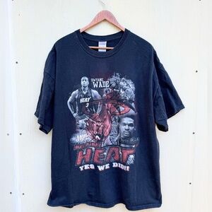 Vintage Y2K Miami Heat Dwyane wade & Bosh/James Print NBA T-Shirt Size XXL Men’s